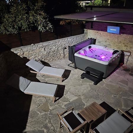 The Stonehouse Suites With Private Bath Spas ليماسول المظهر الخارجي الصورة