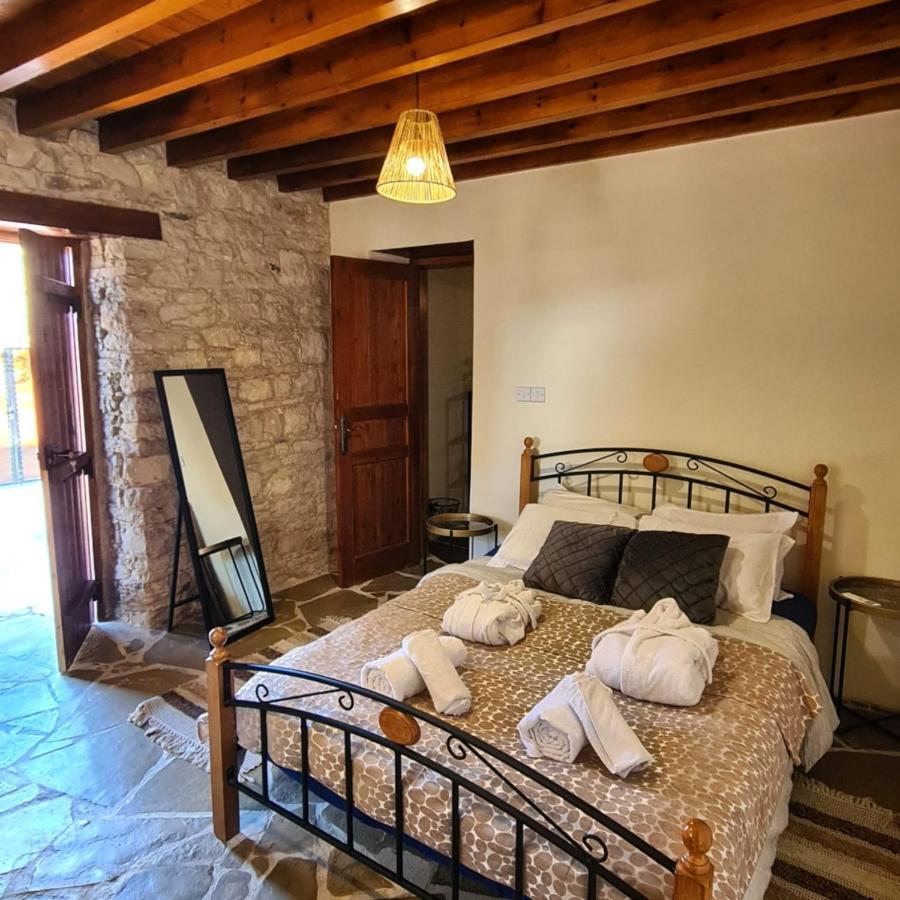 The Stonehouse Suites With Private Bath Spas ليماسول المظهر الخارجي الصورة