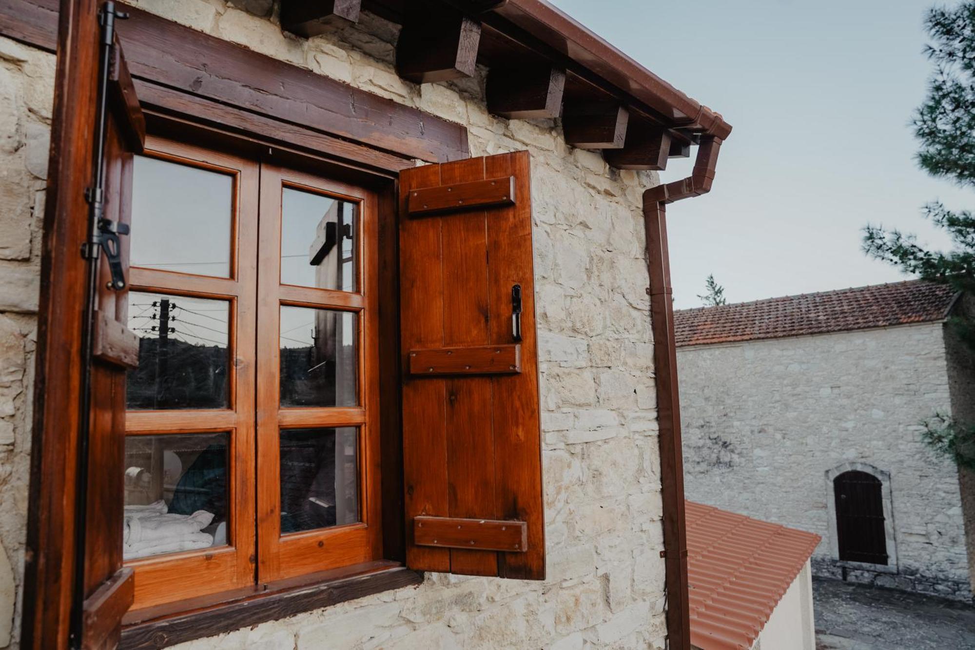 The Stonehouse Suites With Private Bath Spas ليماسول المظهر الخارجي الصورة