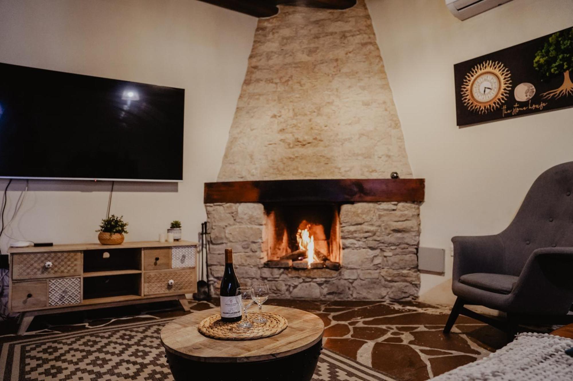 The Stonehouse Suites With Private Bath Spas ليماسول المظهر الخارجي الصورة