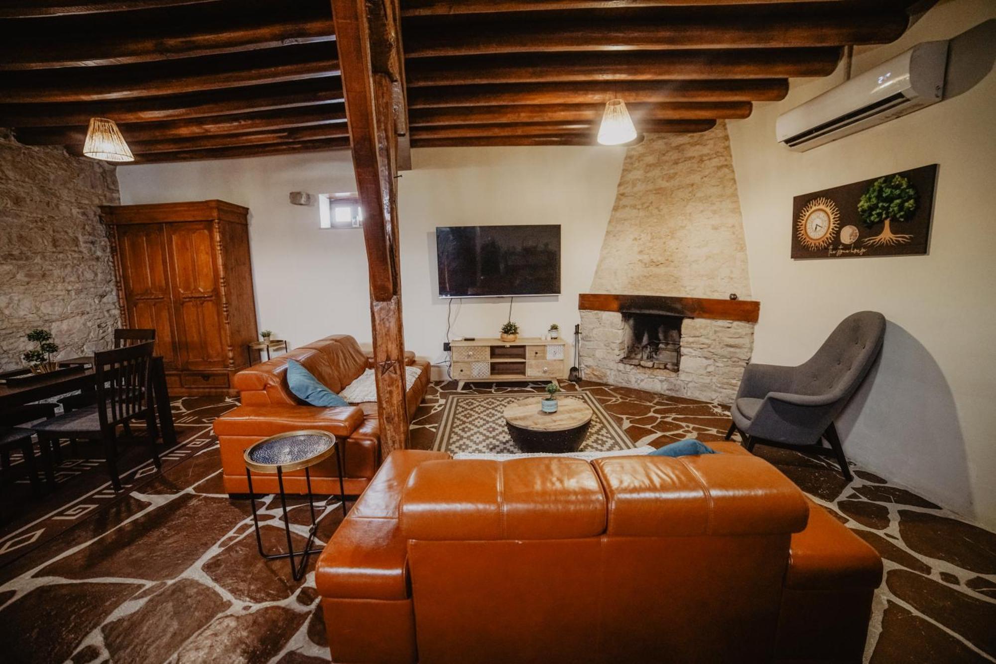 The Stonehouse Suites With Private Bath Spas ليماسول المظهر الخارجي الصورة