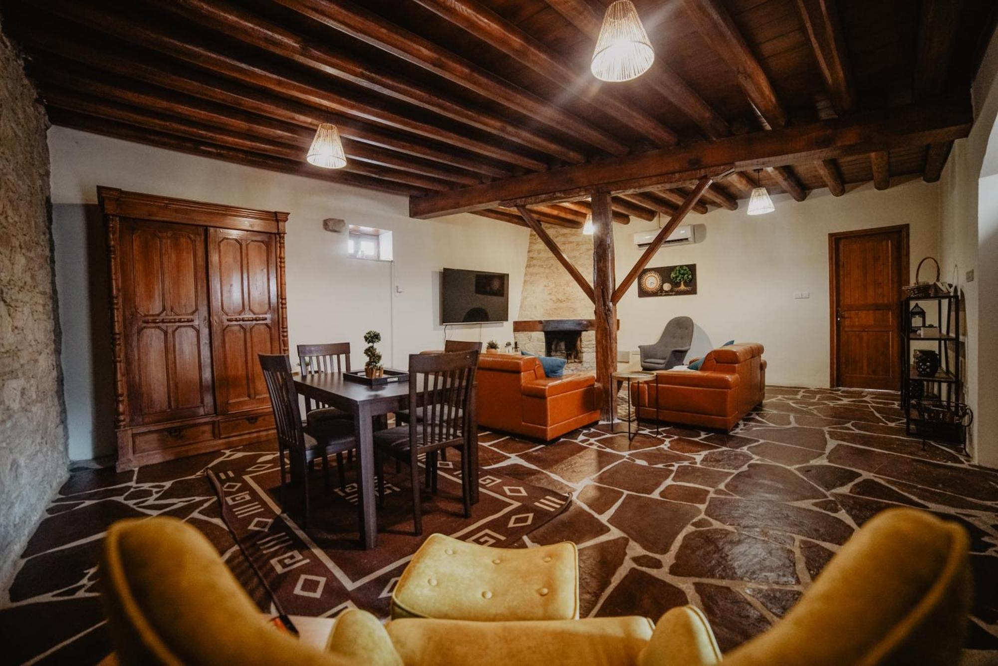 The Stonehouse Suites With Private Bath Spas ليماسول المظهر الخارجي الصورة