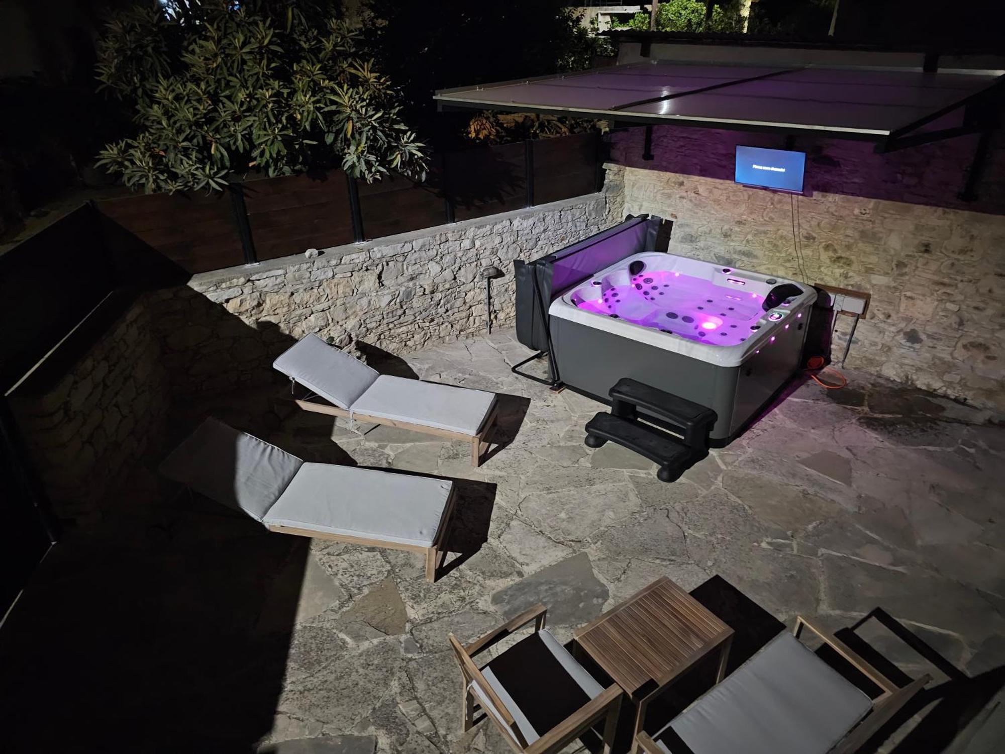 The Stonehouse Suites With Private Bath Spas ليماسول المظهر الخارجي الصورة