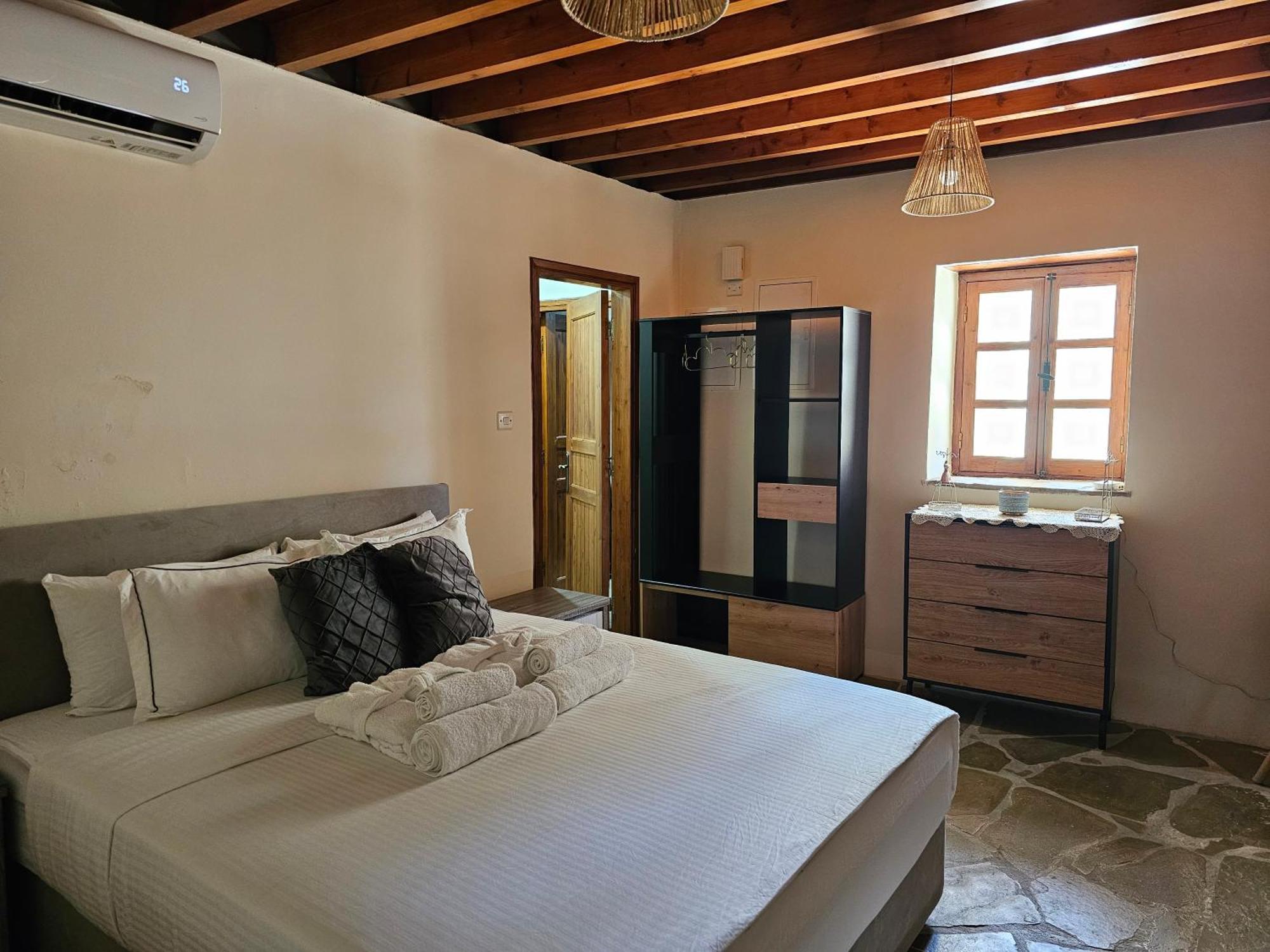 The Stonehouse Suites With Private Bath Spas ليماسول المظهر الخارجي الصورة