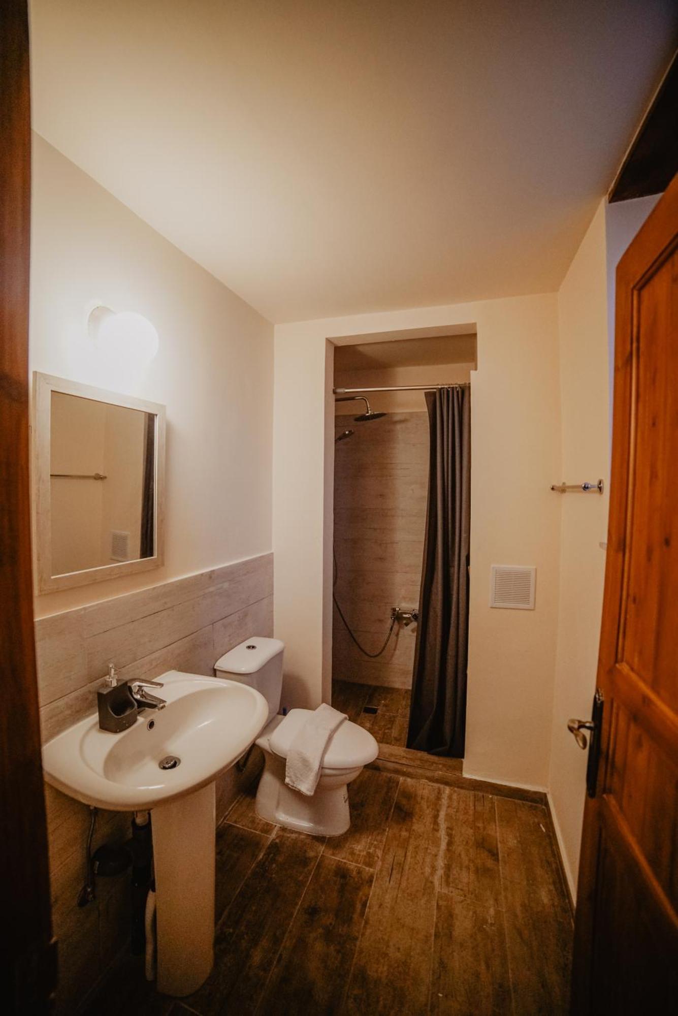The Stonehouse Suites With Private Bath Spas ليماسول الغرفة الصورة