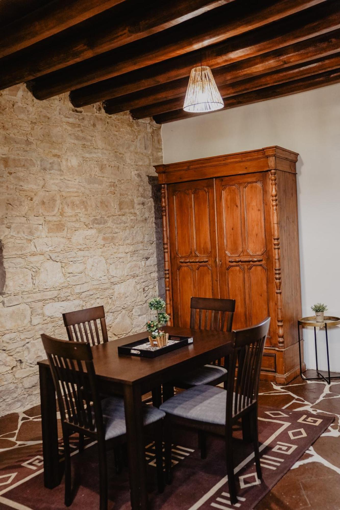 The Stonehouse Suites With Private Bath Spas ليماسول الغرفة الصورة