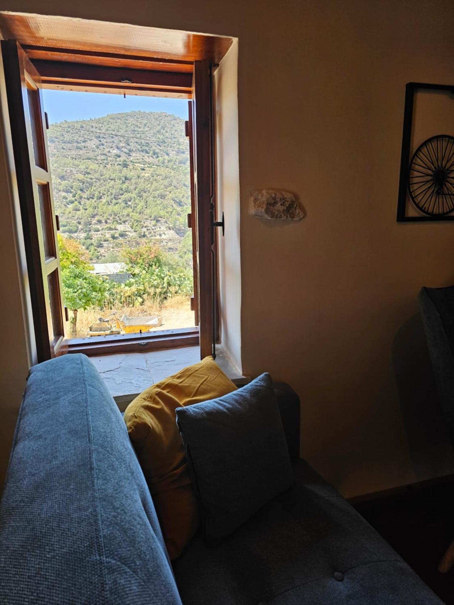 The Stonehouse Suites With Private Bath Spas ليماسول المظهر الخارجي الصورة